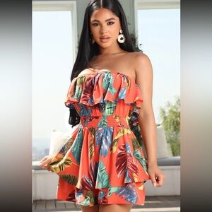 Tropical strapless flowy romper